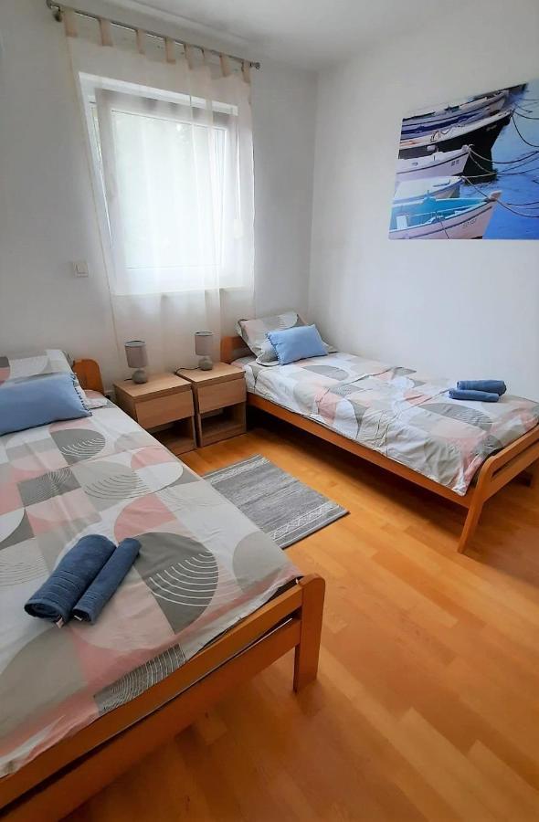 Apartment Paklina Starigrad Paklenica Exterior photo